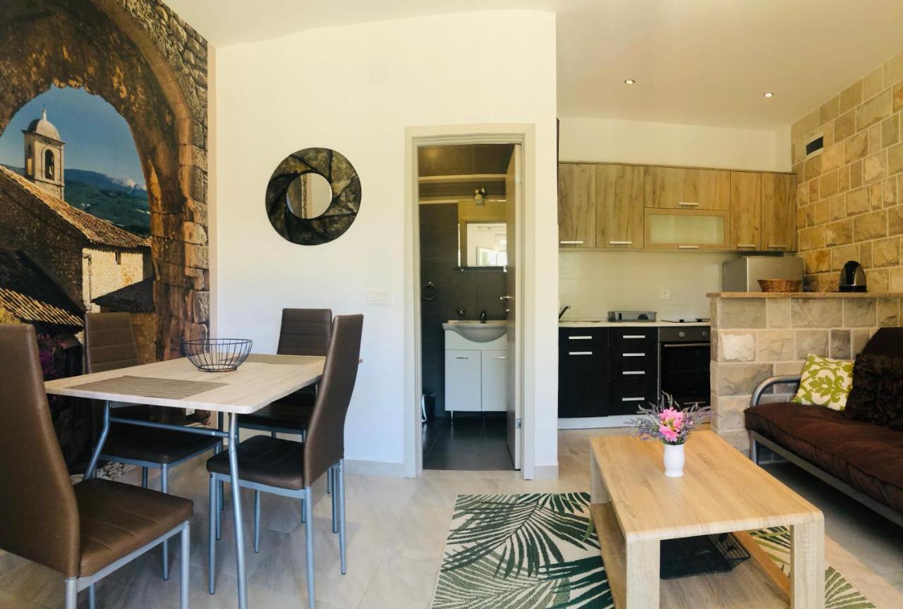 Bay View Apartments Petrovac Pokoj fotografie
