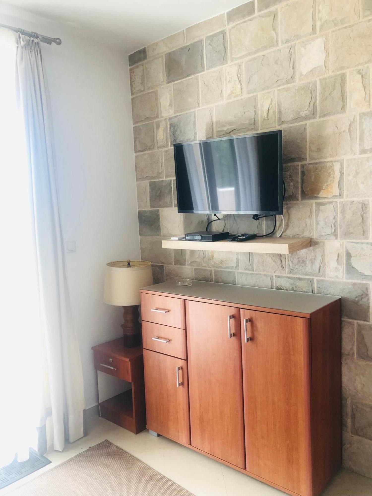 Bay View Apartments Petrovac Pokoj fotografie